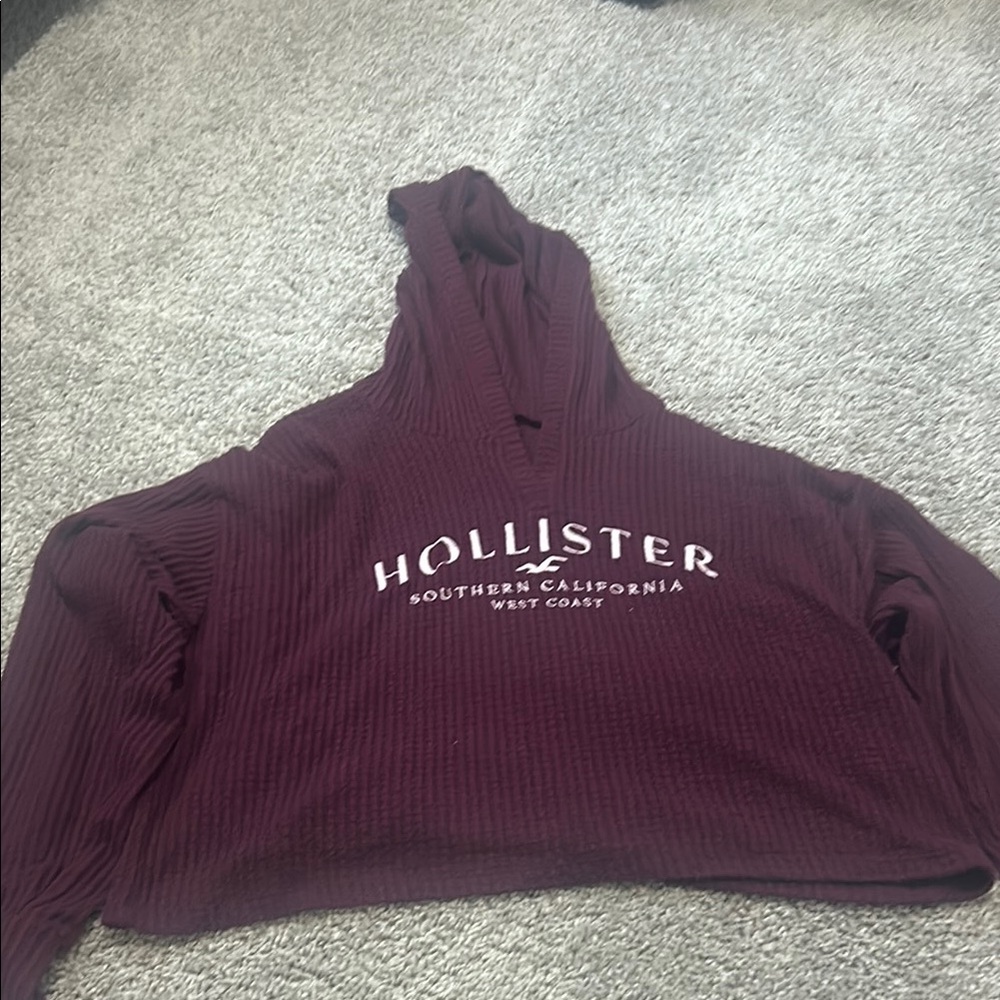 Hollister Cropped Burgundy Pullover